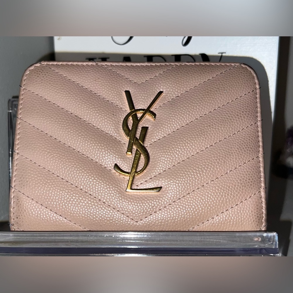 Preloved Authentic YSL Saint Laurent Pale Pink wallet gold hardware.